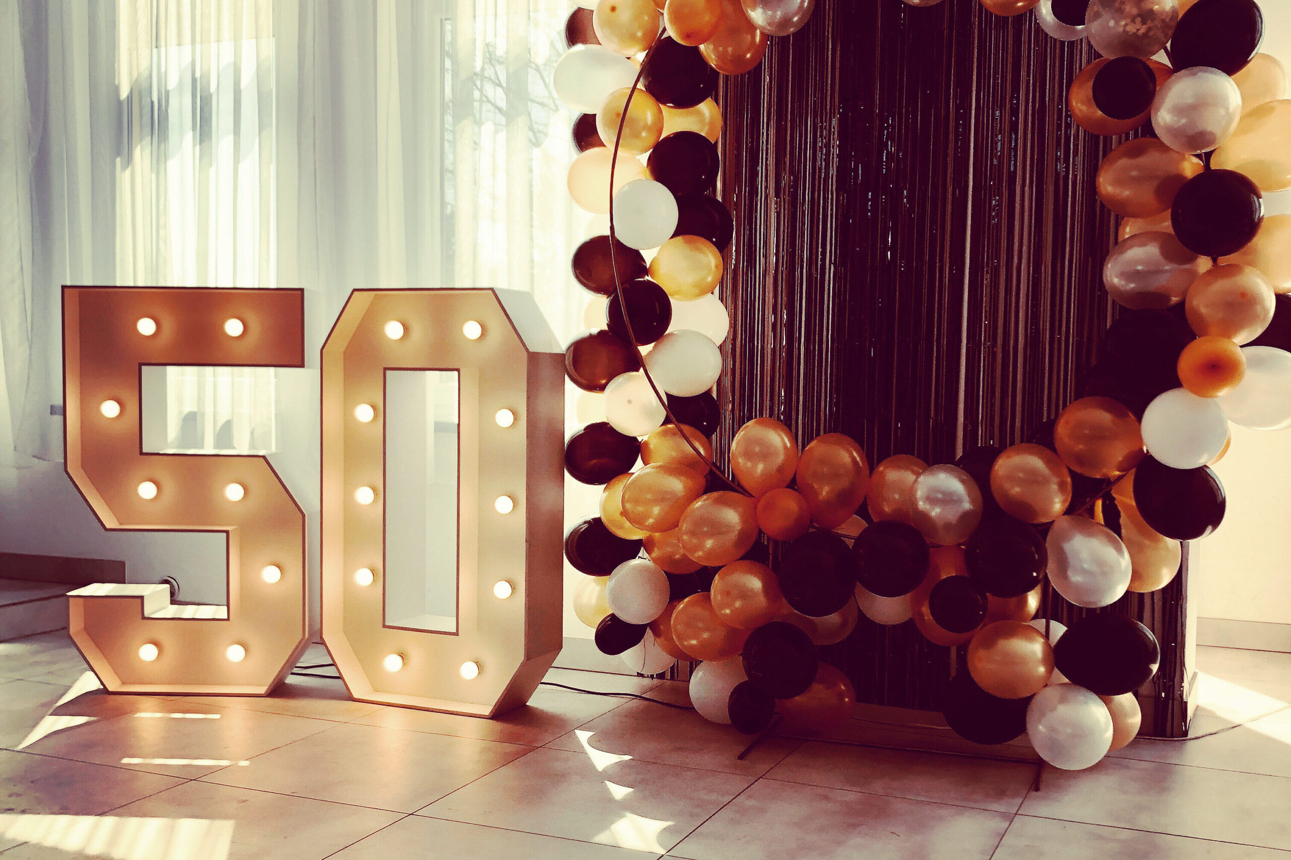 świecące cyfry na 50 urodziny