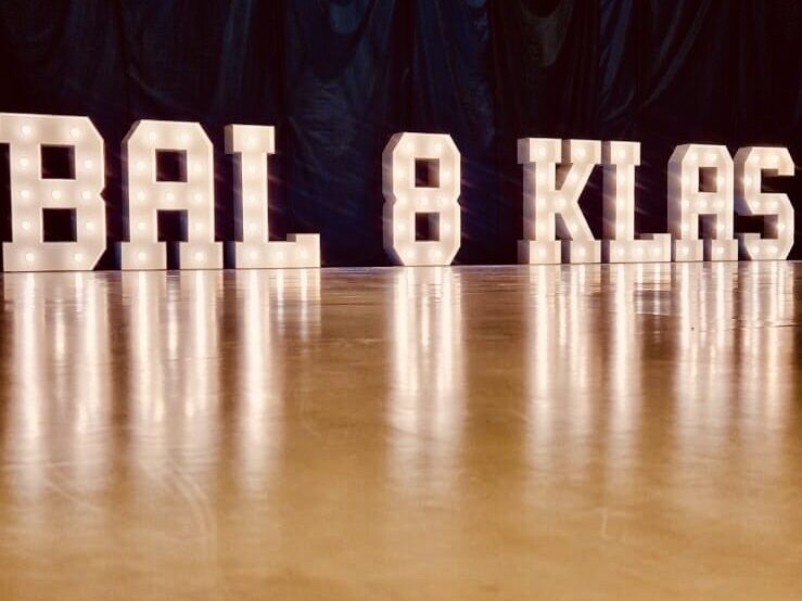 podświetlany napis bal 8 klas